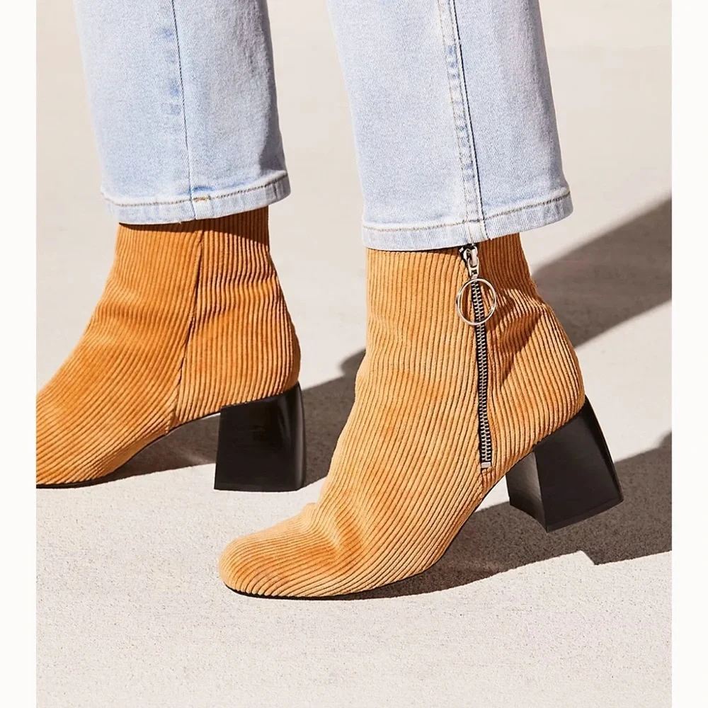 Free People Ariel Ankle Boots Corduroy Size 36EU (5.5US)